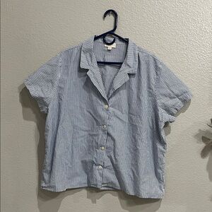 GAP Short-Sleeve Blue and White Striped Button-Down Shirt
